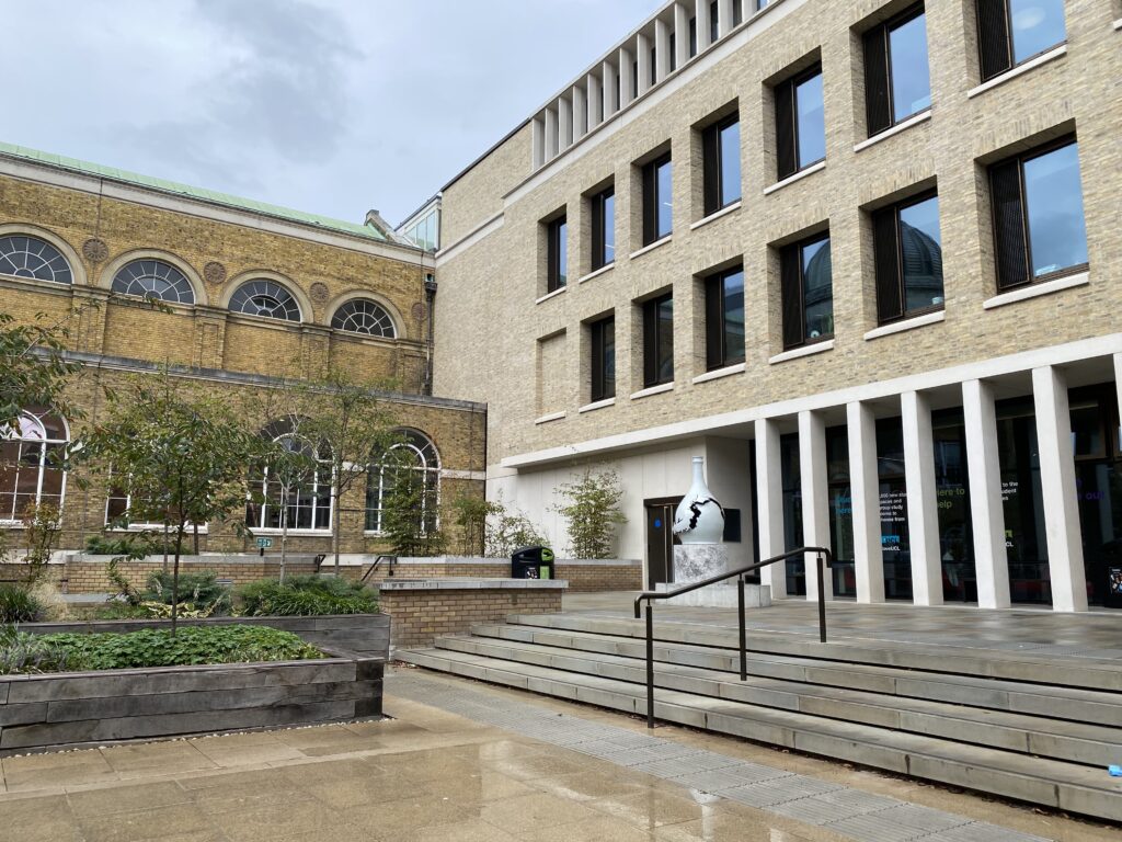 Student CentreとMain Libraryの間にあるJapanese Garden