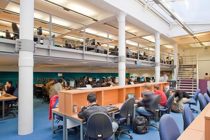 UCLのScience Library
https://www.ucl.ac.uk/library/news/2017/feb/science-library-ground-floor-refurbishment-complete